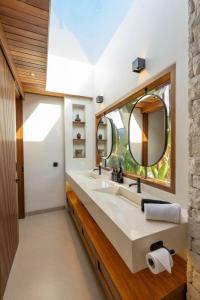 2BR Modern Mediterranean Villa Near Nook