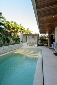 2BR Modern Mediterranean Villa Near Nook