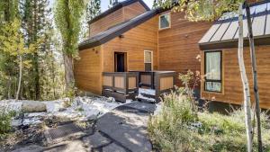 Pinegrove by AvantStay Beautiful Villas Condo just outside Tahoe City