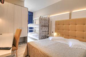 Habitación Triple con balcón