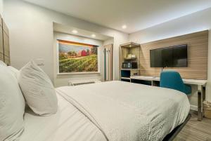 Baymont by Wyndham Henrietta - Rochester