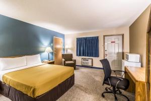 Econo Lodge - Valley City