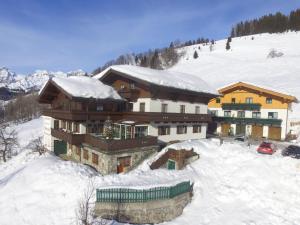 Large Apartment in Maria Alm with Terrace