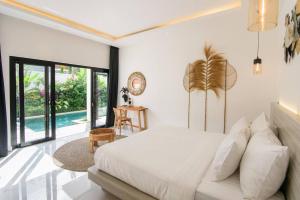 Sleek Tropical Escape Designer 2br Villa W Pool