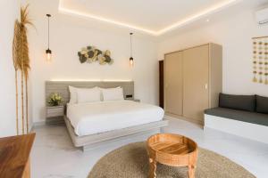 Sleek Tropical Escape Designer 2br Villa W Pool