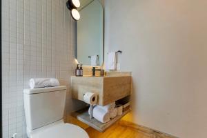 Capitalia Balcony Rooftop & Polanco Lifestyle