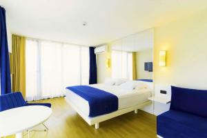 Grand Panorama Sea View Aparthotel In Orbi City Batumi