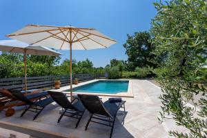 Holiday house Matija with a POOL