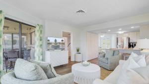 OceanView Condo Pool Balcony Beach Access 304 D Port O Call by AvantStay