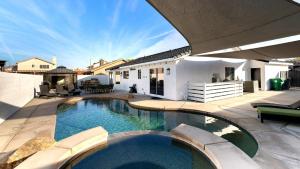 Pacifica Sur by AvantStay Pool Hot Tub Gazebo - Ubytování bez kategorie ve městě Indio