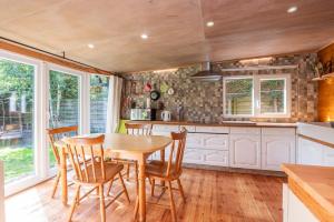 Cosy cottage in a wooded area