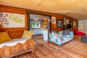 Cosy cottage in a wooded area