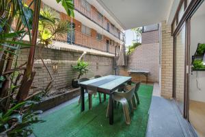 2 minute walk to Bondi Beach-350m-Sleeps 4 Guests