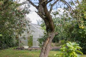 Mysig villa med charmig trädgård