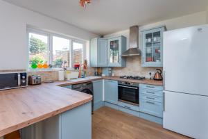 Spacious 3BDR Home with Workspace in Prime Spot