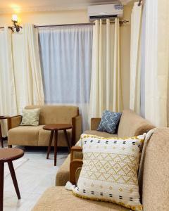 Boma Hill Residence Apartments by Monalisa