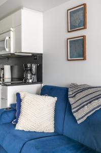 Spacious 1 Bedroom plus Den Condo Iceboat Terrace Downtown Toronto
