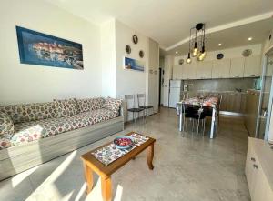 Precious sea view apartment