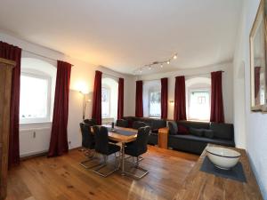 Apartment building, Fügen