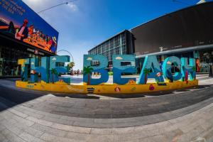 Vacationer Holiday Homes I Royale 3 Bedroom I Steps to JBR Beach I Jumeirah I Free Gym, Pool, Parking & Wi-Fi