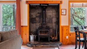 Stylish Truckee Retreat Deck Near Lake Skiing Moraine by AvantStay