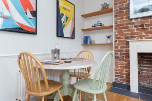 Characterful City Maisonette for 4