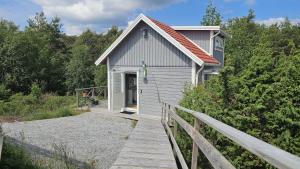 Cottage with sea view at Tjorn Island