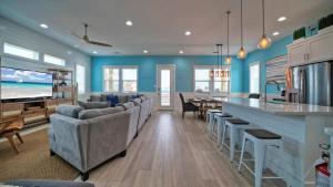 Sleeps 22 2 Homes Priv Pool Putting Green Bar Deck Prime Port A Location