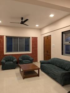 Harrys 4BHK Villa by Aawara Stays