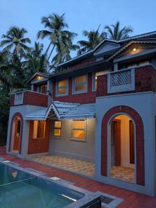 Harrys 4BHK Villa by Aawara Stays