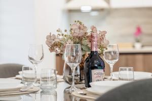 Luxury Designer Apartment - Romanescu Park