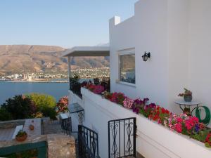 Panoramic Seaview Holiday House