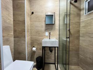 Pitangueiras 1 quarto 10m da praia vista pro mar