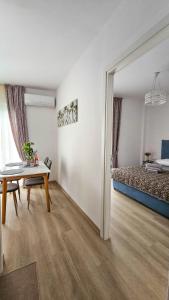 Sunshore Center apartment #4