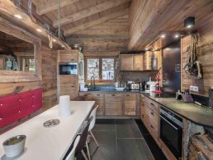 Appartement à Courchevel 1300 pour 8 pers, au pied des pistes avec sauna - FR-1-568-54