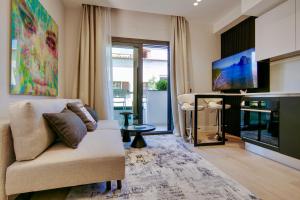 AZULIS 5 Pisano - 1BR with Terrace, Lift & Parking, Aldo Moro Olbia