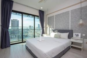 Spacious 2BR Suasana near CIQ JB Sentral