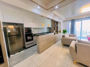 C 2bedroomensuite with swimming pool, gym, restaurant etc