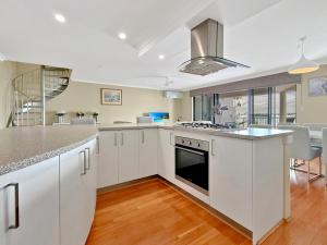 Town Beach Seaview Apartment