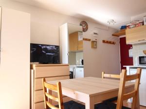 Studio cabine bien équipé au pied des pistes - FR-1-340-199