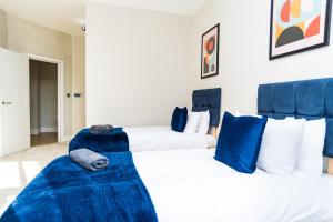 Birmingham 4 Bedroom Apartment - With Parking