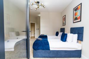 Birmingham 4 Bedroom Apartment - With Parking