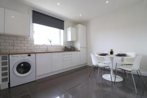 Signature - Hattrix View