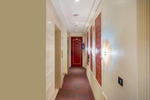 Hotel Red Martin 2 min walk from Golden Temple