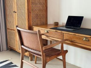 3BR Tropical Villa with Pool & Lush Garden Oasis, 4 minutes to the beach