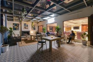 FabHotel Green Acres