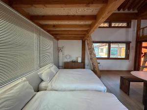 Luxury Hanok Blue Serenity