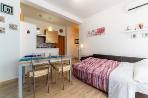 Sea View Flat - close to the Beach and Fiumicino Airport