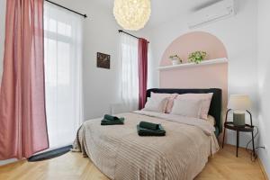 Elegant Terrace Suite - Heart of Old Town