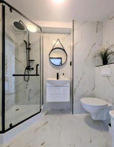 Nowoczesne, jasne, trzypokojowe mieszkanie-pełne wyposażenie, Wi-fi, parking